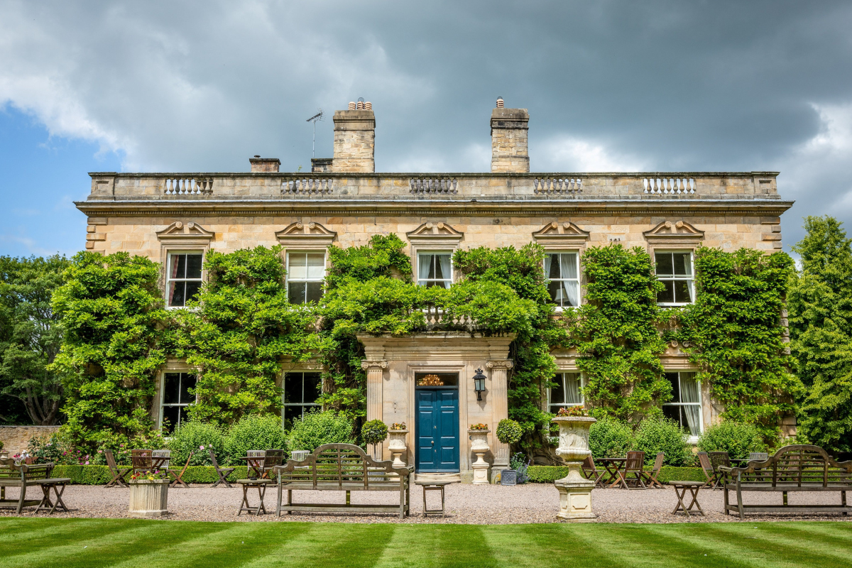 See inside Emerson Bainbridge's home listed for nearly £5m - Vimarsana News