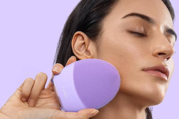 FOREO LUNA 4 facial cleansing brush is a Prime Day beauty deal worth knowing