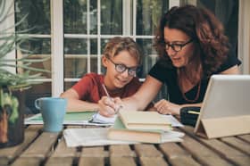 The course develops tutors' ability to adapt teaching to the individual, respond in real time, and support learner progress