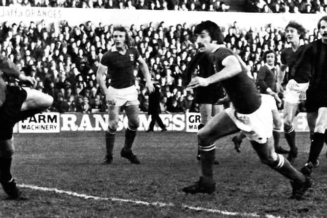 Gennoe in action away to Ipswich in January 1976. Photo: Johnny Meynell. Copyright: Ipswich Town FC