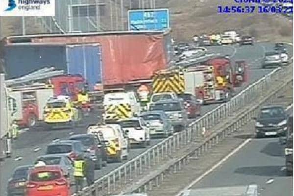 Pictures of the crash on the M62 (Highways England)