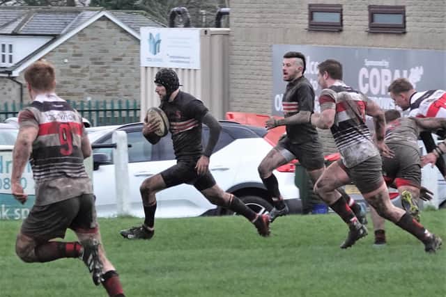 Old Brods v Ilkley. Photo: Robin Sugden. Phil Town scoring his try