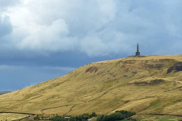 Stoodley Pike Monument was not the first landmark on the site. The monument replaced an earlier structure, commemorating the defeat of Napoleons. It was completed in 1815, after the Battle of Waterloo, but collapsed in 1854.