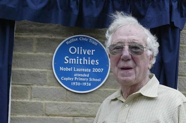 Oliver Smithies, a geneticist who in 2007 was awarded the Nobel Prize in Physiology or Medicine, unveiled his own blue plaque in 2010 at his former school, Copley Primary School.