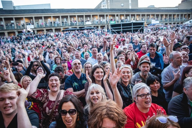 The crowd loving the show. Photos by Cuffe and Taylor/The Piece Hall Trust