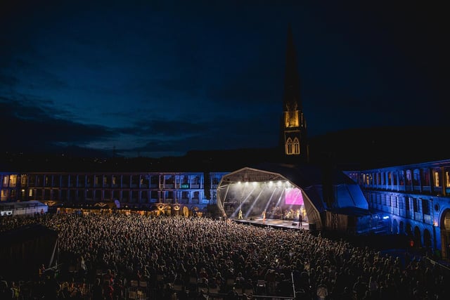 The Piece Hall full of music fans. Photos by Cuffe and Taylor/The Piece Hall Trust