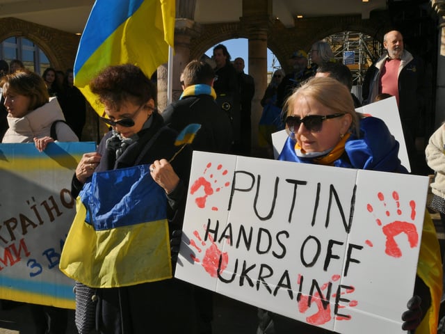 Ukranian gathering of support against the Russian invasion - at Cathedral Square. EMN-220227-132402009