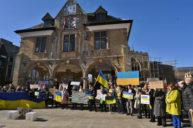 Ukranian gathering of support against the Russian invasion - at Cathedral Square. EMN-220227-132425009