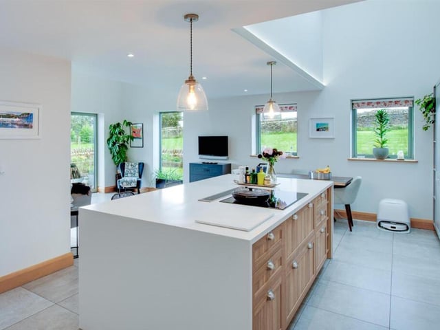 Kitchen dining room.