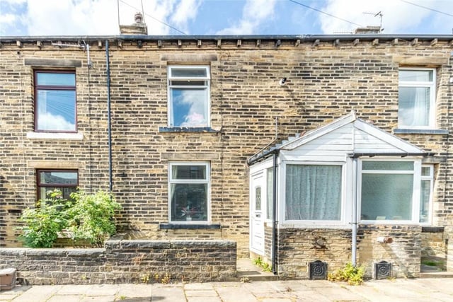 This two bedroom terrace is located in Boothtown and offers ready to move into accommodation. It is on the market with Ryder & Dutton.