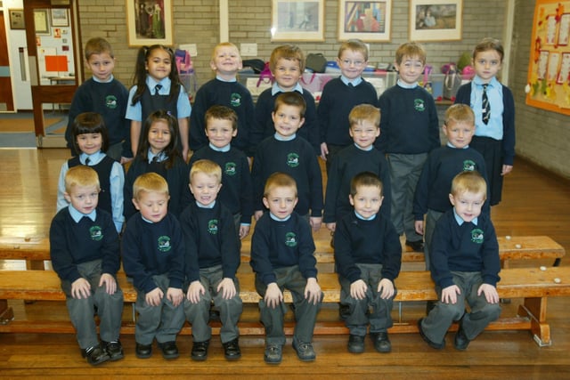 Mrs Evans Class at Carr Green Primary School, Rastrick back in 2004