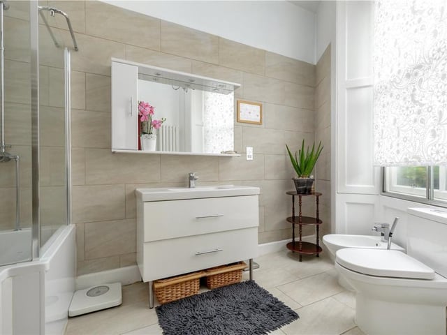 En-suite bathroom.