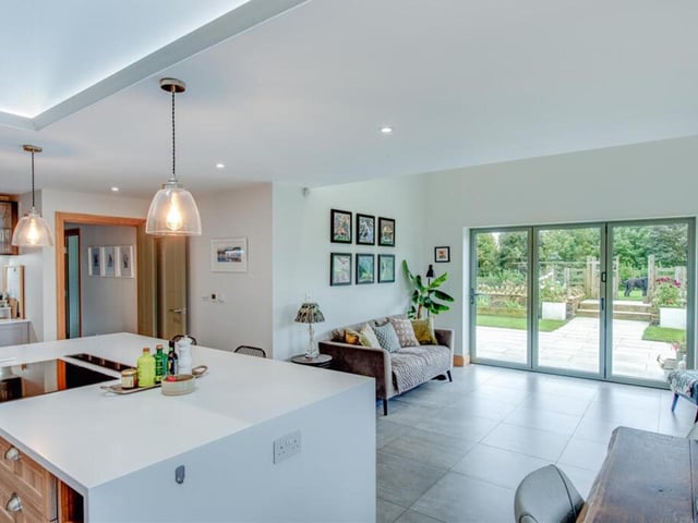 Kitchen dining room.