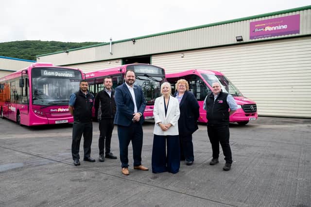 Tracy Brabin, the Mayor of West Yorkshire, is pictured with Transdev’s CEO, Alex Hornby and colleagues from Team Pennine