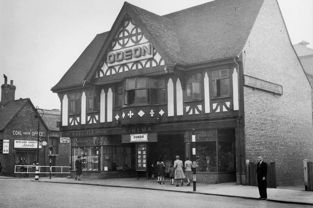 The Odeon cinema in Alfreton in 1943. Films released the year included Lassie Come Home,  For Whom the Bell Tolls and Frankenstein Meets The Wolfman