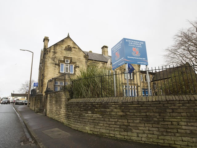 Hipperholme Grammar School has an Attainment 8 score of 46.6. Percentage of pupils achieving grades 5 or above in English and maths GCSEs: 52.2%.