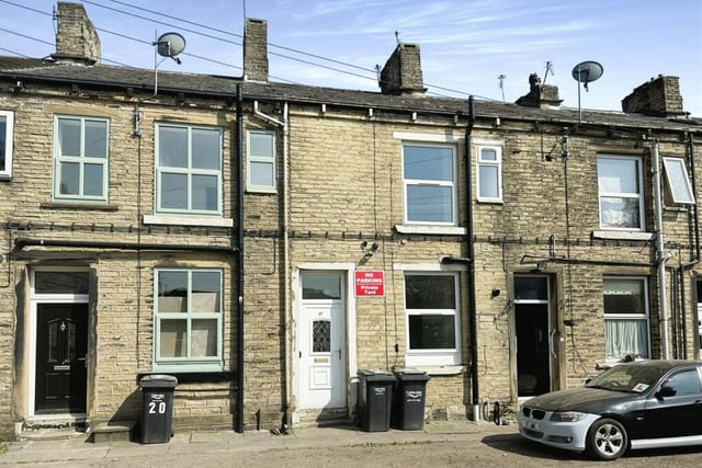 Located within walking distance of Brighouse town centre, this one bedroom terrace on Wakefield Road has been newly refurbished and is on the market with Whitegates.