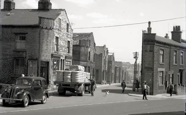 A view down Commercial Road (now Mount Pleasant Avenue) with Pellon Lane running across the front