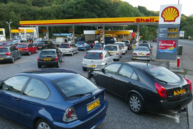 Panic buying at Shell petrol station, Salterhebble Hill, back in 2005