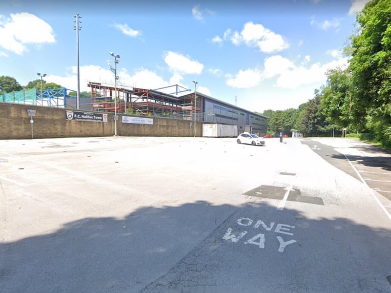 Long stay pay and display car park. Charging times are Monday to Friday. 8am to 6pm (pay and display charges do not apply on official bank holidays). Up to 1 hour is 50p, up to 2 hours is £1, up to 3 hours is £1.50, up to 4 hours is £2, up to 5 hours is £2.50 and over 5 hours is £3.