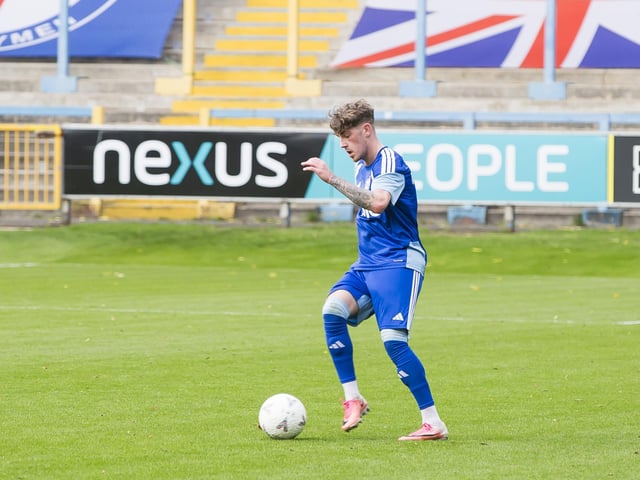 Looked a threat when he got some space down the right and delivered some decent crosses - 6/10