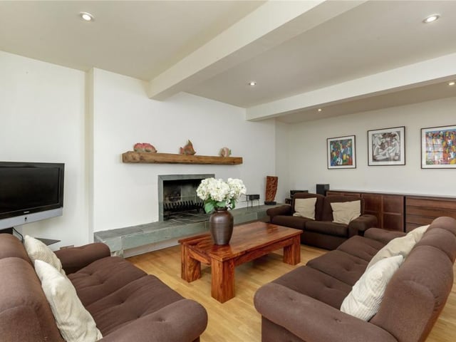 Sitting room / Bedroom 5.