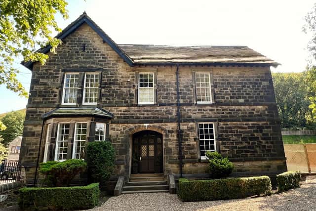 A view from the front of this magnificent five bedroom character property in Todmorden
www.yopa.co.uk