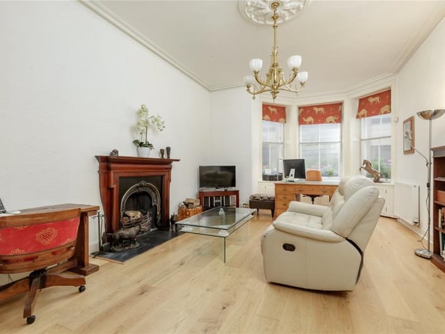 Dining room.
