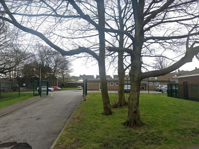 There were 318 survey forms sent out to patients at Rastrick Health Centre. The response rate was 32%, with 102 patients rating their overall experience. Of these, 71% said it was very good and 22% said it was fairly good.