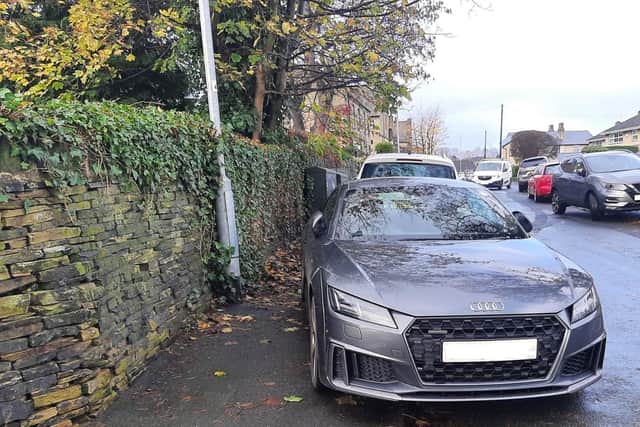 Police fined 10 people for inconsiderate parking