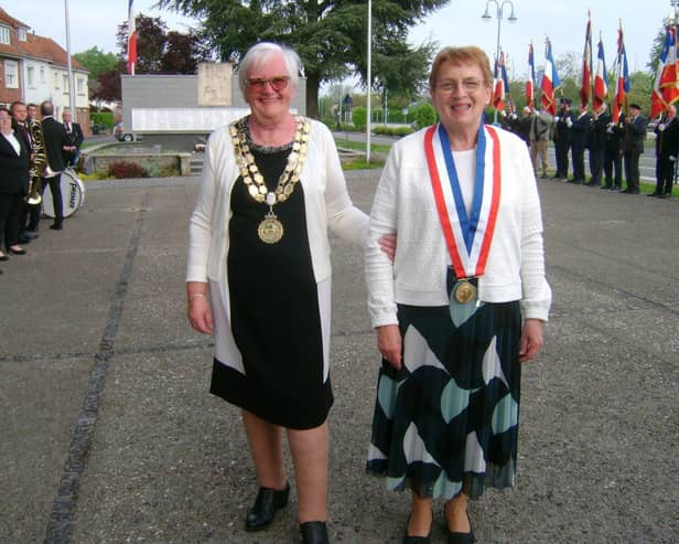 The mayors of Hebden Royd and St Pol-sur-Ternoise lead the cermony