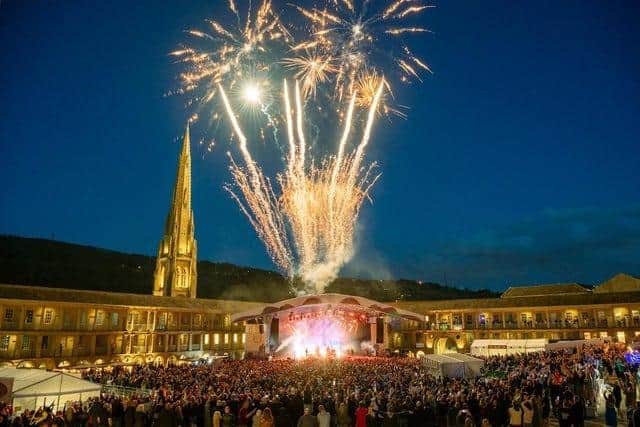 A photo showing a gig at The Piece Hall