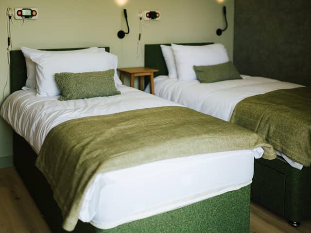 An Elland business has donated two mattresses for the relatives’ overnight accommodation within Overgate Hospice’s new Inpatient Unit.