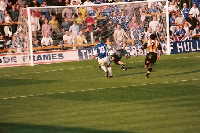 Geoff Horsfield scores to put Town ahead at Hull in September 1998