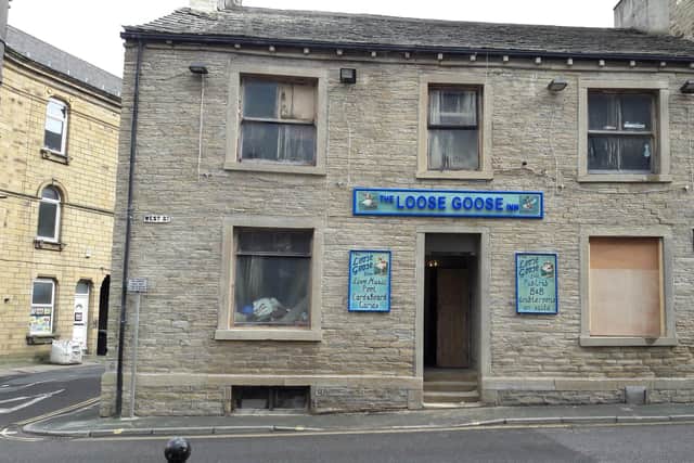 The former New Inn and Long Chimney in Sowerby Bridge was renamed and reopened as the Loose Goose in 2017.