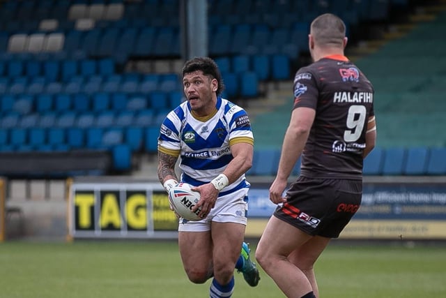 3. Adam Tangata of Halifax makes a break during the Betfred Championship match between Halifax Panthers and Sheffield Eagles