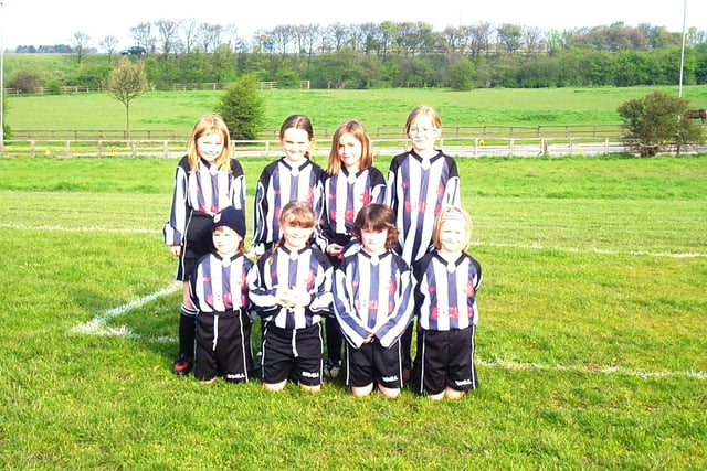 Hebden Bridge Saints under 9 girls football team in 2005