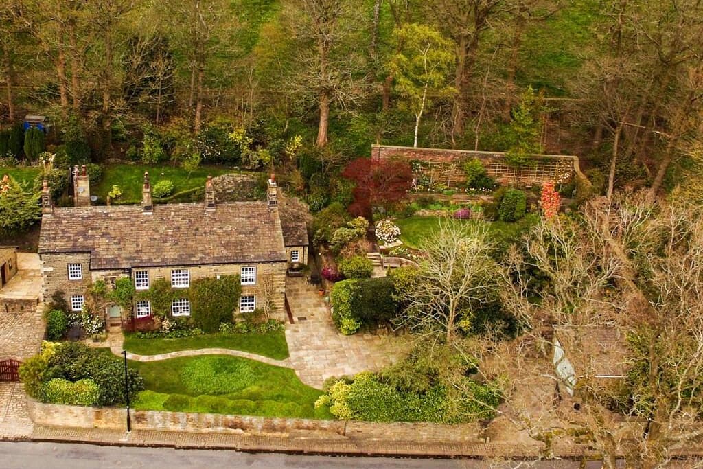 Joe Howe Manor Inside this 'redesigned - no expense spared' Halifax home, with £1.25m ...