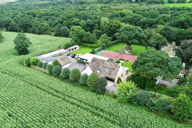 An overview of the property in its beautiful surroundings.