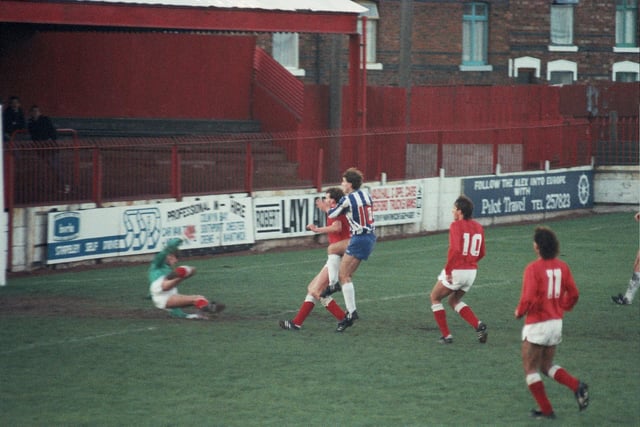 Dave Longhurst scores Town's 84th minute leveller against Crewe, November 2, 1985.