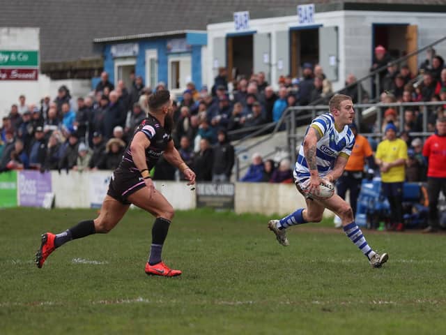 Halifax and Batley experienced mixed fortunes in Cumbria as Barrow Raiders won their first game of the Championship season against the Panthers while the Bulldogs edged Whitehaven 18-16.