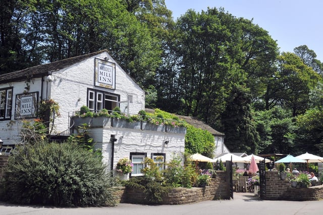 The Christmas special began in a sunny Halifax with Alan and Celia enjoying a drink outside the Shibden Mill Inn.
