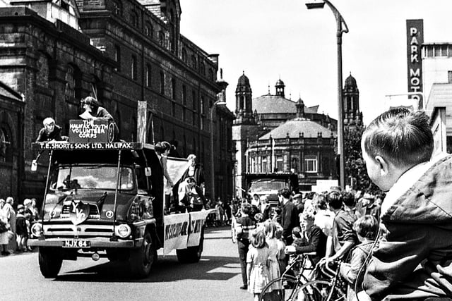 Before the bank, there was a brewery! Charity Gala parade passes the Victoria Hall and the old Ramsden’s Brewery 1967