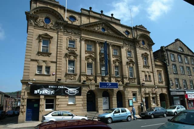 Once a theatre built in 1905, the majestic building on has seen a number of entertainment ventures pass through in its time, including a themed entertainment caf called La Mana in 1999 and Club Platinum from 2004 to 2007.