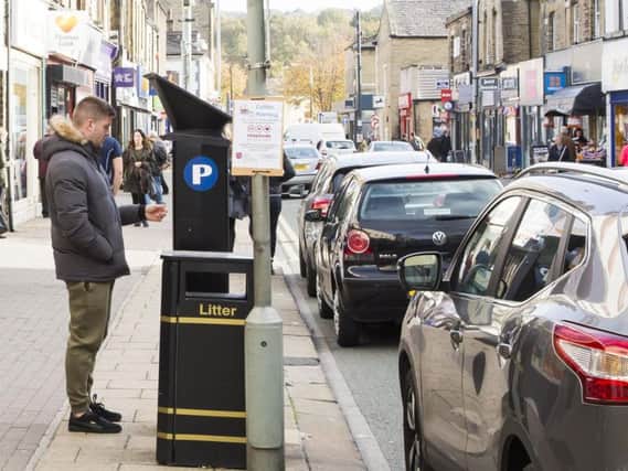The move to change confusing parking charges in Brighouse has been backed
