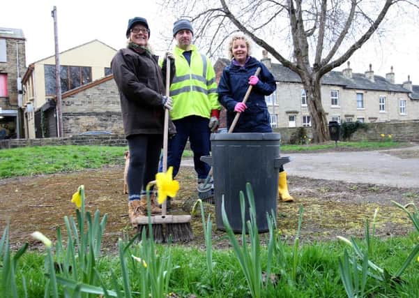 The Big Clean 2014. Claire Dillon, Simon Booth and Jane Foley at Cherry Tree Garden, Rastrick.