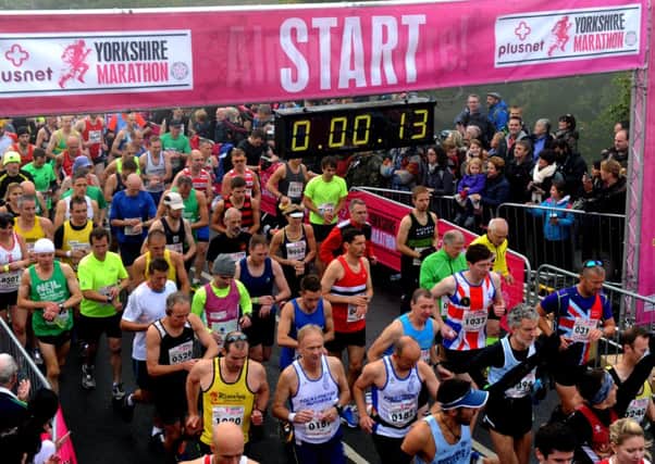 Runners set off at the start of the Plusnet Yorkshire Marathon (Gl100366h)