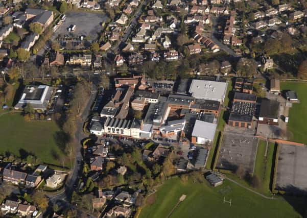 kna  Knaresborough aerial. King James's School.  091109M2z.
