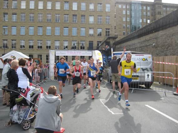 Halifax Marathon 2015 start